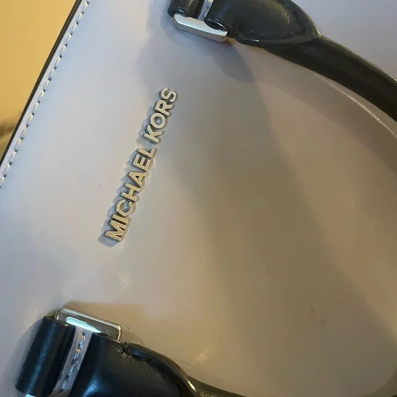 Crossbody Michael Kors Two-Tone Satchel in Beige and Black - Picture 2 of 5